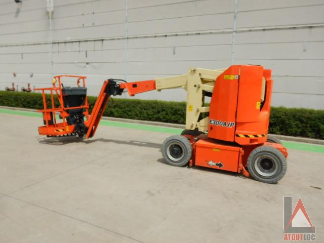 <div>nacelle occasion JLG E300AJP</div>