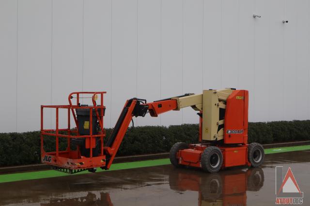 <div>nacelle occasion JLG E300AJP</div>