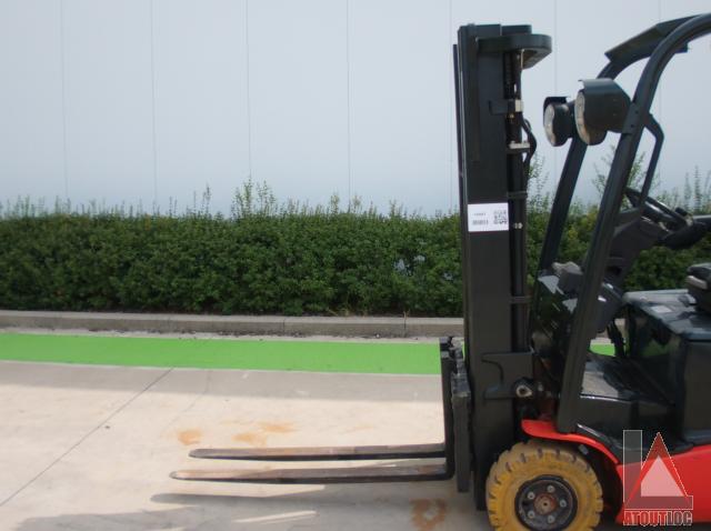 nacelle occasion TOYOTA 8FBEK16T